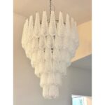 Venetian Luxury Mid Century-Modern "Conchiglie" Murano Glass Chandelier - Image 2